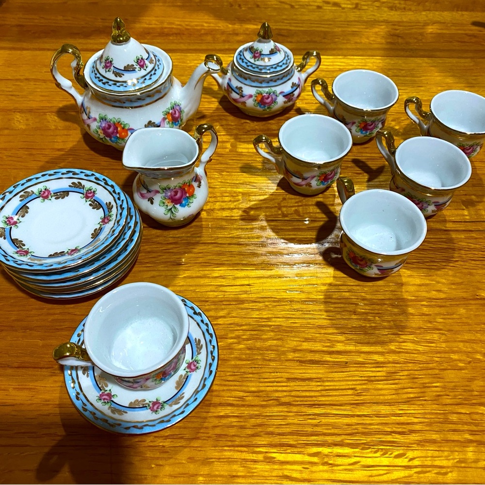 Lovely LIMOGES China Child tea set